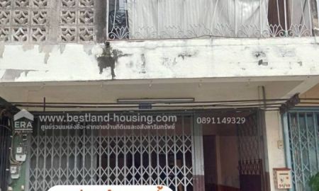 ขายอาคารพาณิชย์ / สำนักงาน - ขายด่วน! ตึกแถว 4 ชั้น ย่านเอกมัย แยก 1 ผู้เช่าเต็ม พร้อมรับรายได้ทันที