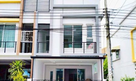 ขายทาวน์เฮาส์ - หมู่บ้าน อาร์ เค พาร์ค หทัยราษฎร์ หลังมุม รีโนเวทใหม่พร้อมอยู่