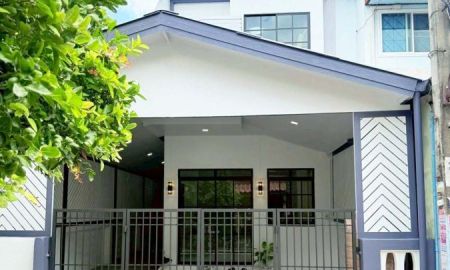 ขายทาวน์เฮาส์ - หมู่บ้านอินทราวิว ถนนนิมิตใหม่ มีนบุรี มุมสวย