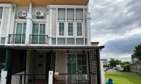 ให้เช่าทาวน์เฮาส์ - ให้เช่า! Golden Town บางนา สวนหลวง 1 - หลังมุม