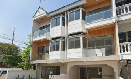 ให้เช่าทาวน์เฮาส์ - MRTบางกระสอ 900 ม.ให้เช่าทาวน์เฮาส์ 3 ชั้น บิ๊กซี รัตนาธิเบศร์ 2 800ม. รีโนเวทใหม่ทั้งหลัง 20 ตร.วา. 240 ตร.ม.