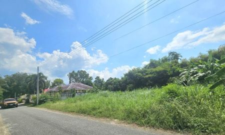 ขายที่ดิน - ขายที่ดินบางเสร่ 263 ตรว. ติดถนนลาดยางมีวิวเขา ใกล้ถนนเส้นสุขุมวิท3เพียง300เมตร อ.สัตหีบ ชลบุรี