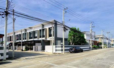 ขายทาวน์เฮาส์ - สวยสุดในหมู่บ้าน บ้านตัวอย่าง ตกแต่งจัดเต็ม ทาวน์เฮ้าส์ 2 ชั้น แปลงมุม ทำเลดีโซนหน้าโครงการ ม.แกรนด์วิลล์ ปทุมธานี-สายใน