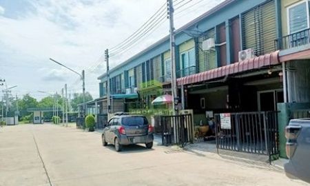 ขายทาวน์เฮาส์ - ขายทาวน์เฮ้าส์ หมู่บ้านเดอะชิคทาวน์ ลาดหลุมแก้ว เนื้อที่ 21.70 ตร.ว ใหม่ แต่งครบ ทำเลดี พร้อมอยู่