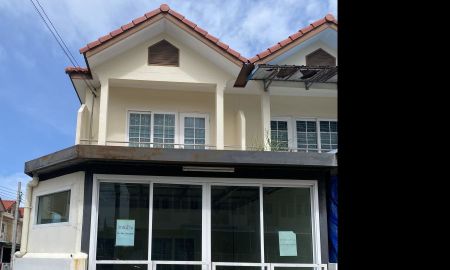 ขายทาวน์เฮาส์ - ขายด่วน ทาวส์เฮาส์หลังริม ถนนเมน เจ้าของขายเอง (จอดรถได้ 2 คัน)ขายของได้