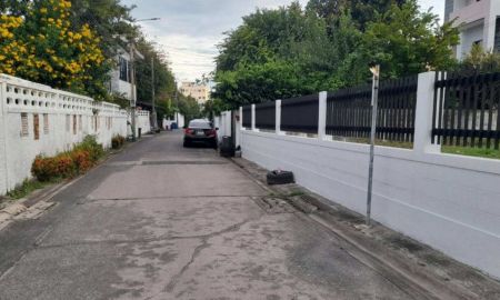 ขายที่ดิน - ขายที่ดินทำเลทอง พระราม9 ซอย 57/2 ใจกลางเมือง เนื้อที่ 205 ตรว. แขวงสวนหลวง เขตสวนหลวง กรุงเทพๆ