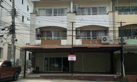 ขายอาคารพาณิชย์ / สำนักงาน - ขายอาคารพาณิชย์ 3 ชั้น 2 คูหาติด หลังมุม ทำเลดี เดินทางสะดวก อำเภอบางละมุง จังหวัดชลบุรี