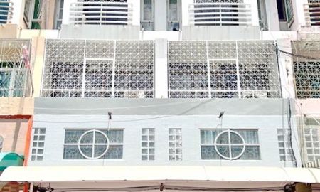 ให้เช่าอาคารพาณิชย์ / สำนักงาน - MRTเคหะรามคำแหง 200ม. มีนบุรี ให้เช่าโฮมออฟฟิศขนาดใหญ่ อาคารพาณิชย์ 3 ชั้น 2 คูหาติดกัน รามคำแหง 170-184