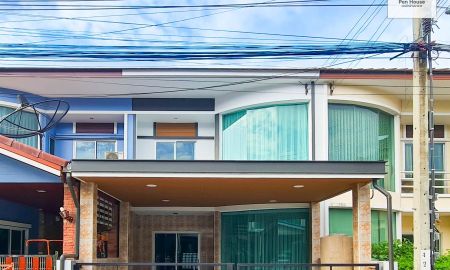 ขายบ้าน - ขาย ทาวน์เฮ้าส์ 2ชั้น ย่านฉลองกรุง ลาดกระบัง 3ห้องนอน รีโนเวทใหม่ มบ.ราชพฤกษ์ ถ.ฉลองกรุง61 ใกล้สนามบินสุวรรณภูมิ พร้อมอยู่