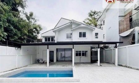 ให้เช่าบ้าน - ให้เช่าบ้านเดี่ยว พร้อมสระว่ายน้ำส่วนตัว บ้านรีโนเวทใหม่ทั้งหลัง เหมาะแก่การอยู่อาศัยหรือจะทำโฮมออฟฟิศ