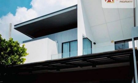 ให้เช่าบ้าน - ขาย/ให้เช่าหมู่บ้านวีเว่ บางนา กม.7 บ้านหลังริมได้ความเป็นส่วนตัว เฟอร์นิเจอร์ครบ ตกแต่งพร้อมอยู่