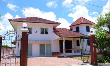 ขายบ้าน - ขายบ้านเดี่ยว 2 ชั้น หมู่บ้านจันทร์หอม (เขาบายศรี เขาชีจรรย์) ต.พลูตาหลวง อ.สัตหีบ