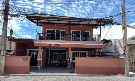 ให้เช่าบ้าน - บ้านให้เช่า บ้านรีโนเวทใหม่ 3 ห้องนอน ย่านบางเสร่ พัทยา