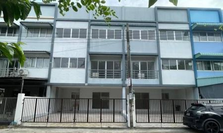 ให้เช่าบ้าน - ให้เช่าทาวน์โฮมขนาดใหญ่ โครงการสัมมากร หทัยราษฎร์ 4 (คลองสามวา)