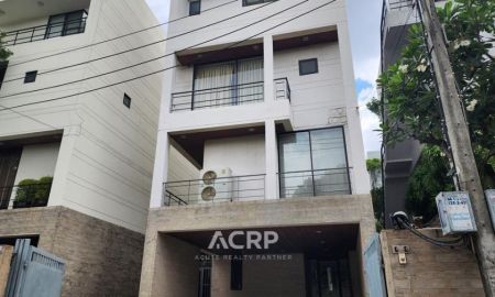 ขายบ้าน - ขายบ้านเดี่ยว 3.5 ชั้น พร้อมสระว่ายน้ำส่วนตัว ใจกลางอารีย์ ถนนพหลโยธิน ใกล้พระราม 6