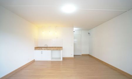 ขายคอนโด - คอนโดมิเนียม ตกแต่งใหม่ทั้งห้อง ทำเลดี เหมาะกับการลงทุน