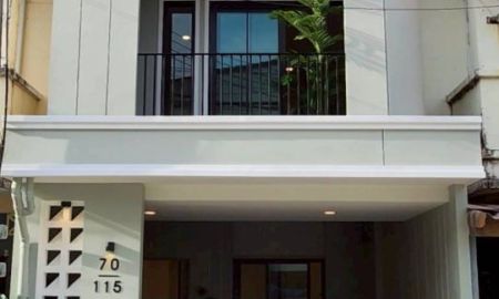 ขายทาวน์เฮาส์ - ขายทาวเฮ้าส์ 2 ชั้น หมู่บ้าน เลิศอุบล 16 ตรว. รีโนเวทใหม่ สวยมากมาก