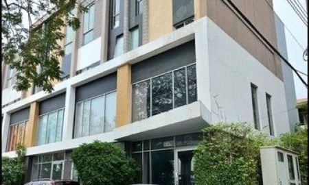 ทาวน์เฮาส์ - ให้เช่าทาวน์โฮม 3.5 ชั้น รามอินทรา 64 ติดถนน รัชดา-รามอินทรา เหมาะทำออฟฟิศ เยื่องแฟฟั่น ไอซ์แลนด์