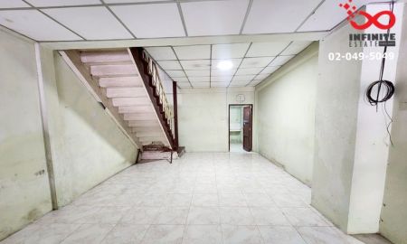 ขายทาวน์เฮาส์ - ขายทาวน์เฮ้าส์ 2ชั้น 21ตรว. ถนนรามอินทรา หลังริม ราคาถูก