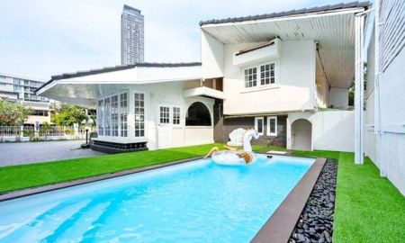 ให้เช่าบ้าน - พร้อมสระว่ายน้ำส่วนตัว 137ตร.วา. BTSทองหล่อ 700ม. ให้เช่าบ้านเดี่ยวสุดหรู 2ชั้น 457ตร.ม. รร.นานาชาติเวลส์ 400 ม. 5นอน 5 น้ำ