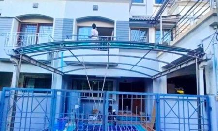 ให้เช่าทาวน์เฮาส์ - ARLหัวหมาก 700ม. ให้เช่าทาวเฮ้าส์ 3 ชั้น หน้าสวน 3นอน 22ตร.วา. 242ต.ร.ม. นานาชาติเซนต์มาร์ค 1กม. บ้านกลางเมือง