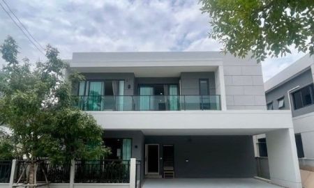 ให้เช่าบ้าน - ให้เช่าบ้านเดี่ยวใกล้เมกะบางนา เซ็นโทร บางนา280ตร.ม4นอน5น้ำ1แม่บ้านสนามหญ้าใหญ่ตกแต่งสวยมากเช่า170,000บาท ถ.บางนากม.8