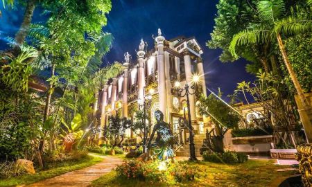 ขายอพาร์ทเม้นท์ / โรงแรม - โรงแรมหรูสไตล์เรเนสซองค์ใจกลางเมืองเชียงใหม่มูลค่า 300 ล้าน ขาย 170ล้าน เท่านั้น