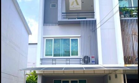 ให้เช่าทาวน์เฮาส์ - ให้เช่าทาวน์โฮม 3 ชั้น ห้องมุม The Exclusive ดิ เอ็กซ์คลูซีฟ วงแหวน รามอินทรา บ้านหันหน้าทางทิศใต้