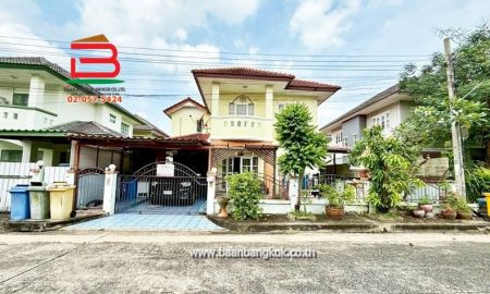 ขายบ้าน - บ้านเดี่ยว หมู่บ้าน ประดับดาว 1-4 ท่าอิฐ เนื้อที่ 50.8 ตร.ว (ใกล้ BTSสายสีม่วงสถานีบางรักน้อย) ถนนรัตนาธิเบศร์ ตำบลท่าอิฐ อำเภอปากเกร็ด นนทบุรี