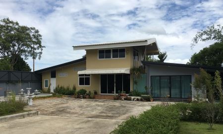 ให้เช่าบ้าน - ให้เช่า โฮมออฟฟิส ทำเลทอง หาดใหญ่ ติดถนนนวลแก้วอุทิศ พื้นที่ 525 ตารางเมตร (131.25 ตารางวา) ระบบโซลาร์เซลล์ มีที่จอดรถ (เจ้าของขายเอง)