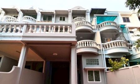 ให้เช่าทาวน์เฮาส์ - ให้เช่าทาวน์โฮม 4 ชั้น ใจกลางทองหล่อ เหมาะอยู่อาศัย/โฮมออฟฟิศ ใกล้ BTS เอกมัย 80,000 บาท/เดือน