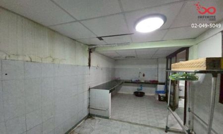 ขายทาวน์เฮาส์ - ขายทาวน์เฮาส์ 2ชั้น 19ตร.ว.ซอยลาดพร้าว 1 ใกล้MRT-เซ็นทรัล