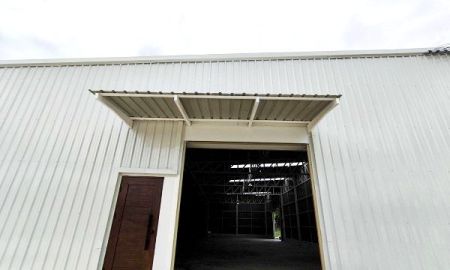 ให้เช่าโรงงาน / โกดัง - ให้เช่าโกดังใกล้แอร์พอร์ตลิ้งทับช้าง เนื้อที่ โกดัง 288 ตรม เนื้อที่รวม 700 ตรมมีห้องน้ำ จอดรถ 5-10คัน พร้อมอยู่วันที่ 15 ธันวาคมุ68