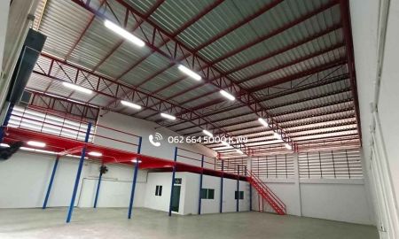 ให้เช่าโรงงาน / โกดัง - ให้เช่า โกดังพร้อมสำนักงาน 300 ตร.ม. เลียบมอเตอร์เวย์ ลาดกระบัง ทับยาว ฉลองกรุง หนองจอก ใกล้สนามบินสุวรรณภูมิ