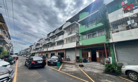 ขายอาคารพาณิชย์ / สำนักงาน - ขายอาคารพาณิชย์ 3.5ชั้น 16ตร.ว. ซ.รามคำแหง104 สะพานสูง