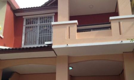 ให้เช่าทาวน์เฮาส์ - ให้เช่าทาวน์เฮ้าส์ 2 ชั้น 4 ห้องนอน 3 ห้องน้ำ 32 ตร.ว. แอร์ 3 เครื่อง ใกล้ทางด่วนสุขาภิบาล 5 รามอินทรา เพียง 10,000 บาท เหมาะทำโฮมออฟฟิศหรือพักอาศัย