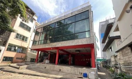 ให้เช่าโรงงาน / โกดัง - ให้เช่าอาคาร2.5ชั้น 900 ตร.ม. ย่านห้วยขวาง สุทธิสาร ดินแดง จอดรถ 30 คัน