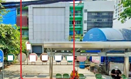 ให้เช่าอาคารพาณิชย์ / สำนักงาน - ไอคอนสยาม 1.9 กม. ให้เช่าอาคารพาณิชย์ 3 คูหา 4.5 ชั้น เดอะมอลล์ท่าพระ 5 นอน 5 น้ำ ทำเลดี เดินทางสะดวก มีผู้คนพลุกพล่าน เหมาะสำหรับทำธุรกิจ