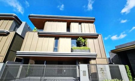 ให้เช่าบ้าน - ให้เช่า] หมู่บ้าน บูก้าน พระราม 9 - เหม่งจ๋าย / 5 ห้องนอน 5 ห้องน้ำ / 73 ตรว. 520 ตรม. **350,000**