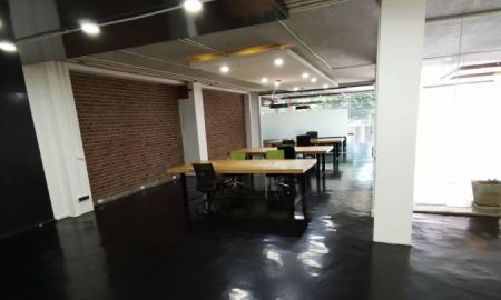 ให้เช่าอาคารพาณิชย์ / สำนักงาน - ให้เช่าออฟฟิศพิกัดเอกมัยชั้นที่ 1 เหมาะสำหรับ โชว์รูม ออฟฟิศ อื่นๆ *