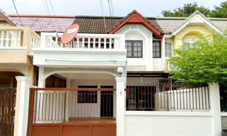 ให้เช่าทาวน์เฮาส์ - ติดถนนนวลจันทร์ 3 นอน ถ.เลียบด่วนเอกมัย-รามอินทรา MRT วัชรพล 1.7 กม. ให้เช่าทาวน์เฮ้าส์ 2 ชั้น 29ตร.ว. 239 ตร.ม. 2 น้ำ