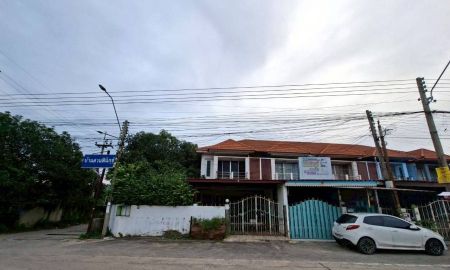 ขายทาวน์เฮาส์ - ขายบ้าน 2 ชั้น หมู่บ้านสวนฟีนิกซ์ ซอยไอยรา 28 คลองสอง