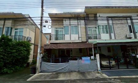 ขายทาวน์เฮาส์ - ขายด่วนทาวน์โฮม 2ชั้น 21 ตรว. หลังมุม 3 นอน 3 น้ำ หมู่บ้าน กัสโต้ ทาวน์โฮมรามคำแหง หลังมุม ติดถนนเมน ต้นโครงการ