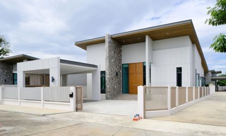 ขายบ้าน - ขายด่วน หลังสุดท้าย บ้านพูลวิลล่าหลังใหญ่ บ้านใหม่มือ 1 พร้อมตกแต่งภายใน สวยจัดเต็มทั้งหลัง ม.แกรนด์วิลล์ อยุธยา