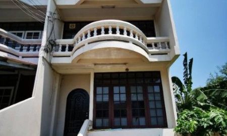 ให้เช่าทาวน์เฮาส์ - ให้เช่าทาวน์เฮาส์ 3 ชั้นถ.สุุขุมวิท เล่นระดับ พื้นที่ 220ตร.ม เดินถึงBTSอ่อนนุช 500 เมตร จดทะเบียนบริษํทได้