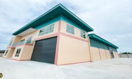 ขายโรงงาน / โกดัง - โรงงานพื้นอีพ็อกซี่ 1 ไร่ ขอใบ รง.4 ได้แทบทุกประเภทบนพื้นที่สีม่วง หันหน้าทิศใต้ พร้อมสำนักงานและพื้นที่ขยายรอบๆ ใกล้อ้อมน้อย ถ.เพชรเกษม KK6716S