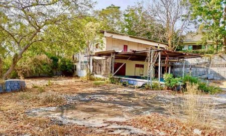 ขายที่ดิน - ขายที่ดินบางแสน พร้อมสิ่งปลูกสร้าง ทำเลดี ใกล้แหล่งชุมชน