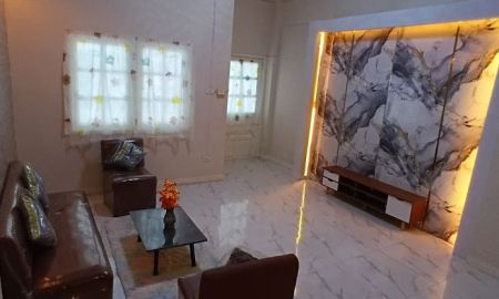 ขายทาวน์เฮาส์ - ขายทาวโฮมหมู่บ้านหงส์ประยูร5ห้องนอน3ชั้น23วา