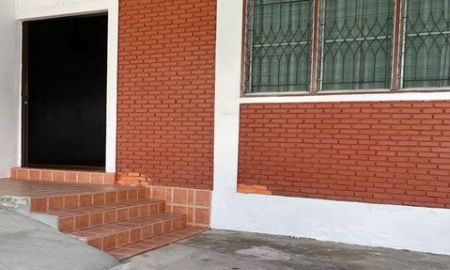 ให้เช่าบ้าน - ให้เชาบ้านเดี่ยว 1ชั้น 50ตร.วา.200ตร.ม..4นอน รัชดา18-20 MRTสุทธิสาร 1.6กม. MRT โชคชัย4 800ม. 2 น้ำ ทำเลดี