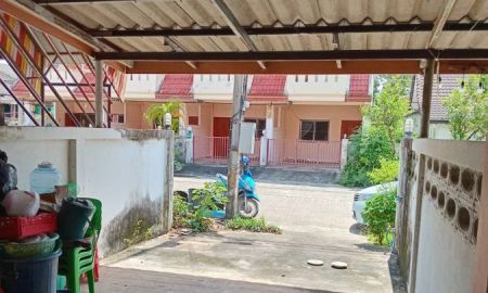 ขายทาวน์เฮาส์ - ขายบ้านเนื้อที่90ตรางวาสองห้องนอนห้องน้ำห้องครัวห้องว่างที่จอดรถราคา480000อยู่บ้านจ้วกตำบลน้ำโจ้อำเภอแม่ทะกิโลห่างจากตัวเมองลำปางไป20กิโล